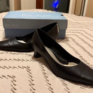 Soft Style Black Leather Square-Toe Heels